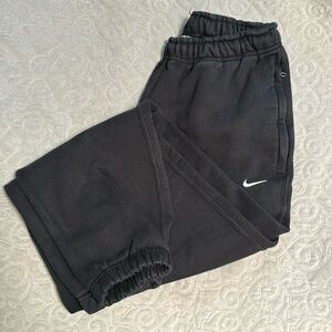 Nike baggy fit sweatpants